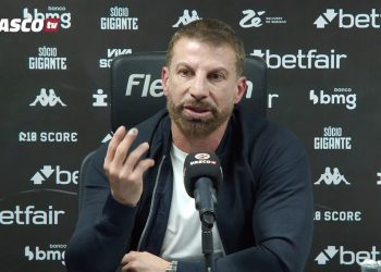 “E eu vou cobrar, daqui para frente eu vou cobrar..” Dirigente sobe o tom pra cima do Vasco