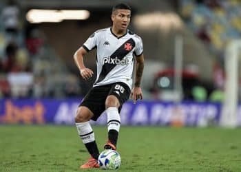 Muito baixo? Salário de Mateus Cocão no Vasco é surpreendente