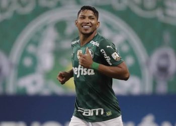 Vasco segue interessado em Rony, do Palmeiras