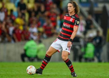 Alvo do Vasco, David Luiz praticamente define seu futuro