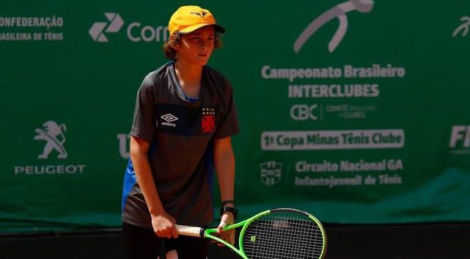 É Vasco! João Fonseca viraliza com camisa do Cruz-maltino após vitória no Austrália Open