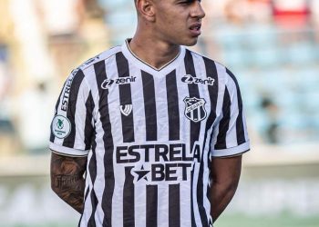 Jogador alvo do Vasco fecha com o Botafogo