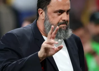 São Paulo faz "sinuca de bico" no Vasco por Marinakis