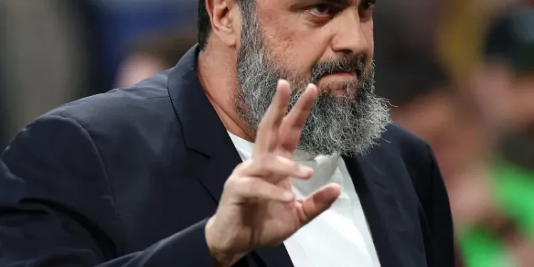 São Paulo faz "sinuca de bico" no Vasco por Marinakis