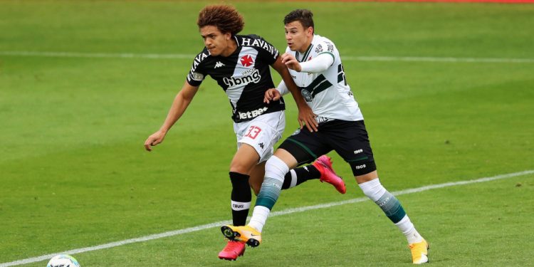 "Reviravolta..." Jogador super criticado no Vasco ganha destaque no futebol inglês