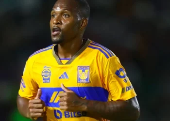 Alvo do Vasco, Samir abre o jogo e define seu futuro