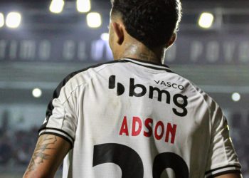 Quando Adson voltará a jogar pelo Vasco? Vaza data de retorno