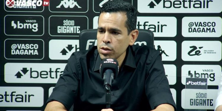 "Saiu do clube.." Atacante entra em acordo e rescinde com o Vasco