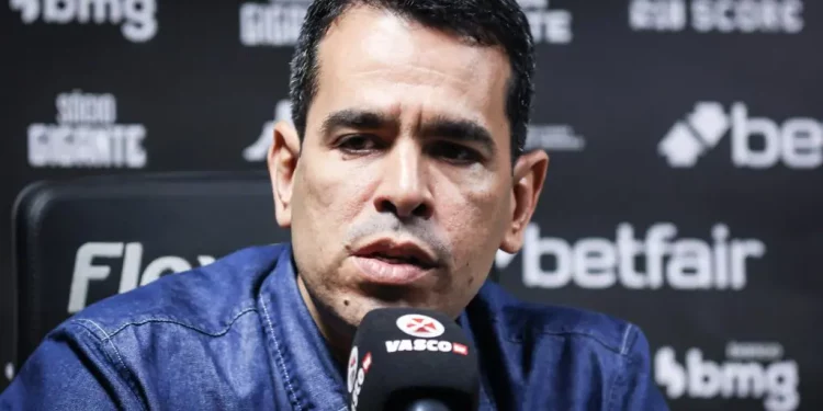 Vasco ativa modo "on fire" no mercado e pode contratar mais um jogador