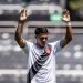 Vasco: Jogador questionado pela torcida comete erro "bizarro" na Copinha