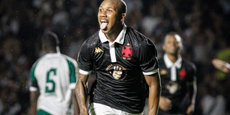 Vasco negocia Leandrinho com Al Shabab e torcedores reclamam de proposta abaixo do esperado