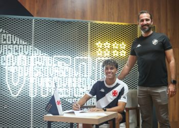 Vasco renova com grande promessa da base; confira