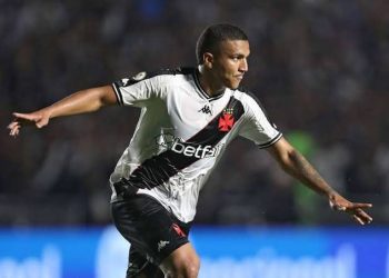 Vasco tenta renovar com Mateus Cocão; jogador chama atenção da MLS
