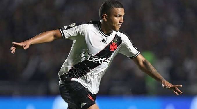 Vasco tenta renovar com Mateus Cocão; jogador chama atenção da MLS