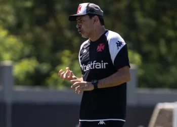 Vasco ganha desfalque de titular para enfrentar o Flamengo