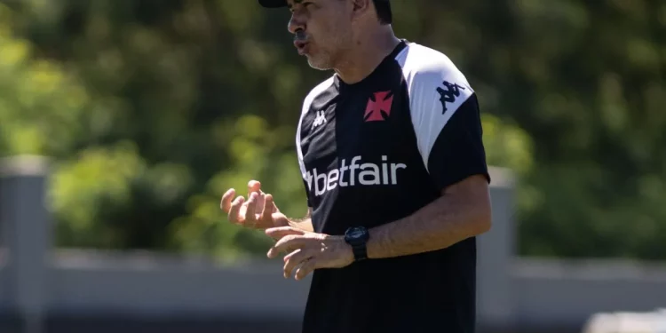 Vasco ganha desfalque de titular para enfrentar o Flamengo