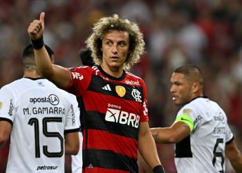 Alvo do Vasco, David Luiz acerta com clube da Série A