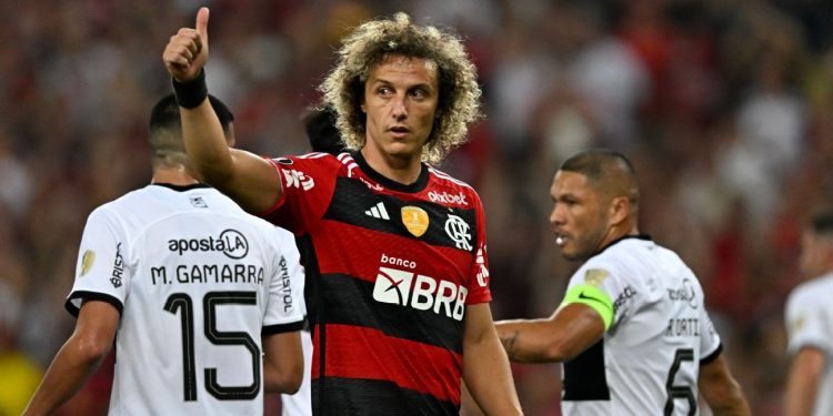 Alvo do Vasco, David Luiz acerta com clube da Série A