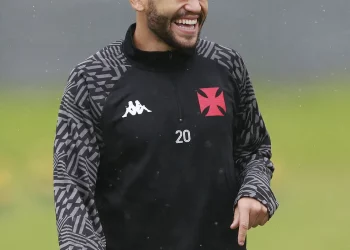 Após Zé Gabriel, Vasco encaminha mais uma rescisão; confira