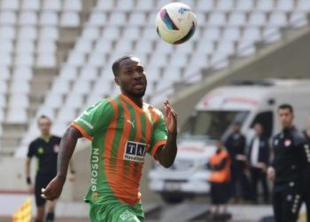 Atacante que atua na Europa "implora" para atuar no Vasco