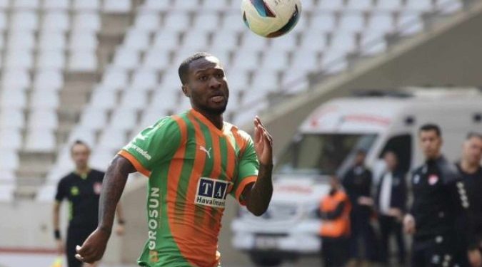 Atacante que atua na Europa "implora" para atuar no Vasco