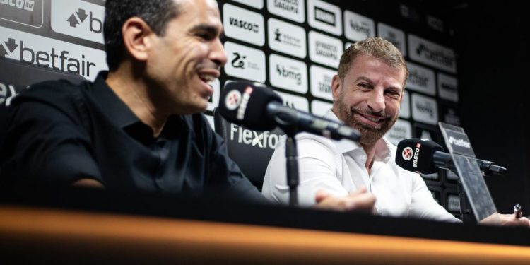 Bomba no mercado Vasco avança por artilheiro colombiano e fica perto de fechar contratação