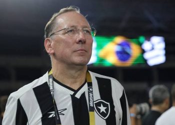 Botafogo: Textor pode investir caminhão de dinheiro para comprar um dos melhores jogadores do Vasco nos últimos anos