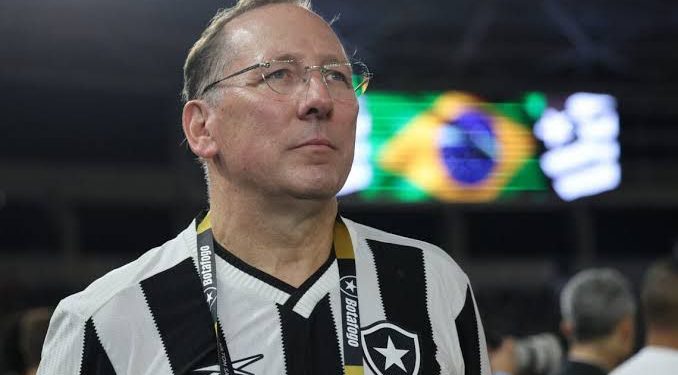 Botafogo: Textor pode investir caminhão de dinheiro para comprar um dos melhores jogadores do Vasco nos últimos anos