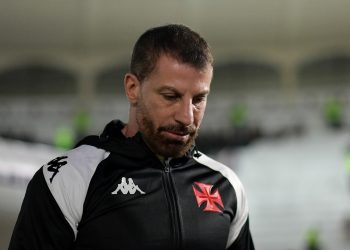Ex-dirigente do Vasco humilha o clube em entrevista e causa revolta na torcida