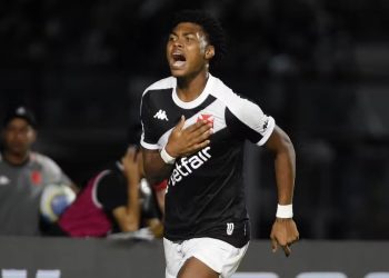 GB é reprovado nos exames e venda do Vasco deve babar, afirma jornalista