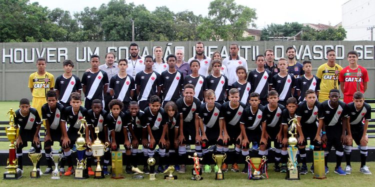 Jogador da base do Vasco é baleado; confira quem é