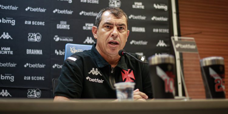 Jogador do Vasco atuou em clássicos dos milhões machucado; confira quem é