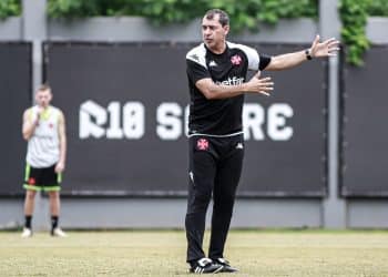 Jogador do Vasco é cortado do clássico; Motivo é exposto