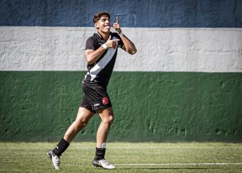 Seleção da Itália monitora joia do Vasco