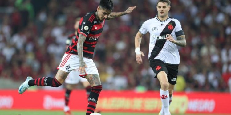 Pode isso? Jornalista chuta o balde e diz que Vasco tem chance zero de avançar contra o Flamengo