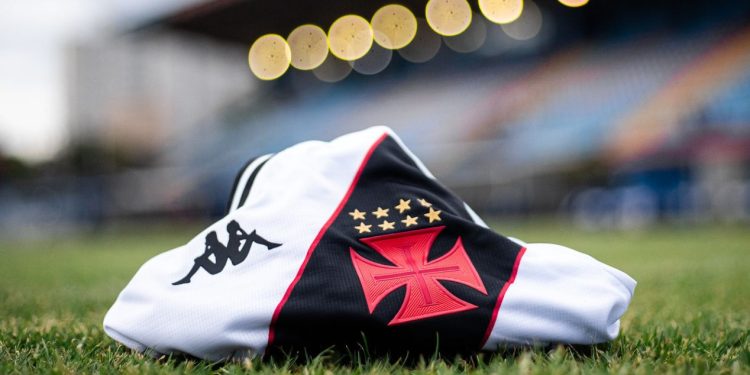 Kappa vai produzir um grande número de camisas do Vasco; confira