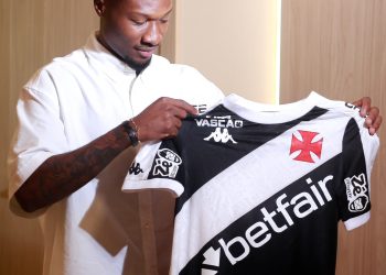 Loide Augusto se oferece para reforçar time do Vasco contra o Flamengo: "Estou pronto"