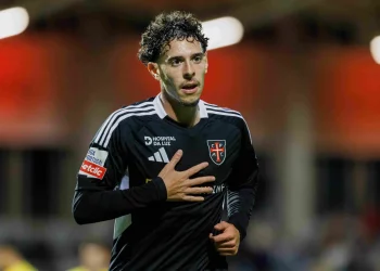 Nuno dá ok e Vasco fica perto de atacante; confira tempo de contrato