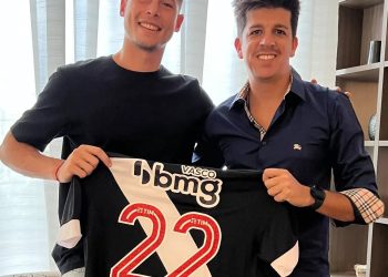 Vasco: Empresário de Capasso dá declaração polêmica sobre futuro do jogador