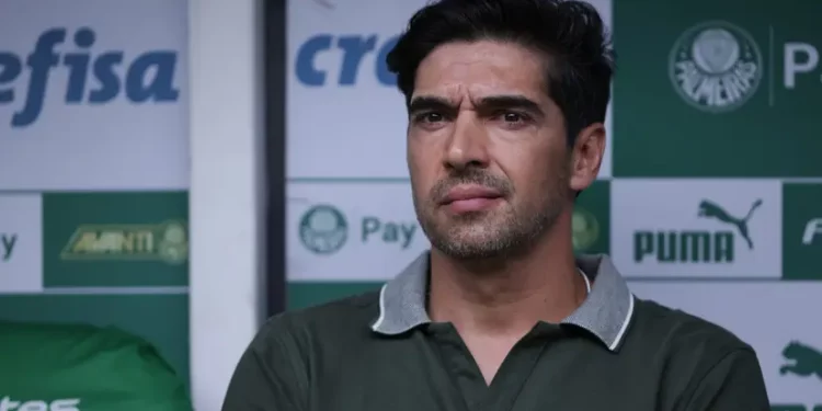 Vasco ataca o mercado e quer tirar zagueiro do Palmeiras