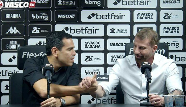 Vasco contrata meia do Atlético-MG