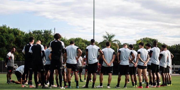 Barca! Vasco corre contra o tempo e pode anunciar saída de 6 jogadores; confira quem são