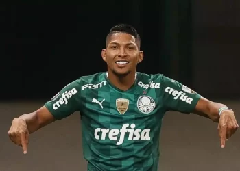 Vasco dá cartada final e supera proposta do Galo na disputa por Rony