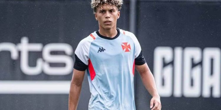 Vasco escalado com novidades