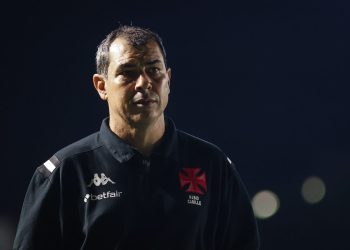 Vasco ganha dois "reforços" caseiros para estreia na Copa do Brasil