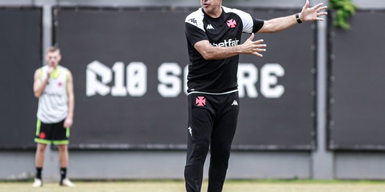 Vasco ganha grande reforço para enfrentar o Flamengo