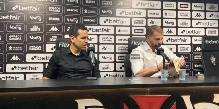 Vasco negocia com atacante de clube da Série A