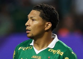 Vasco ou Galo? Rony define seu futuro para 2025 e se apresenta nesta quinta