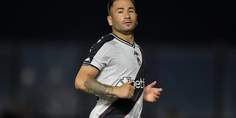 Três jogadores perdem espaço no Vasco após Carioca; confira