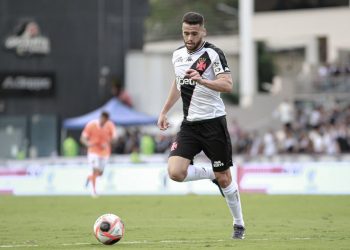 Vasco vai rescindir com De Lucca? Clube toma atitude